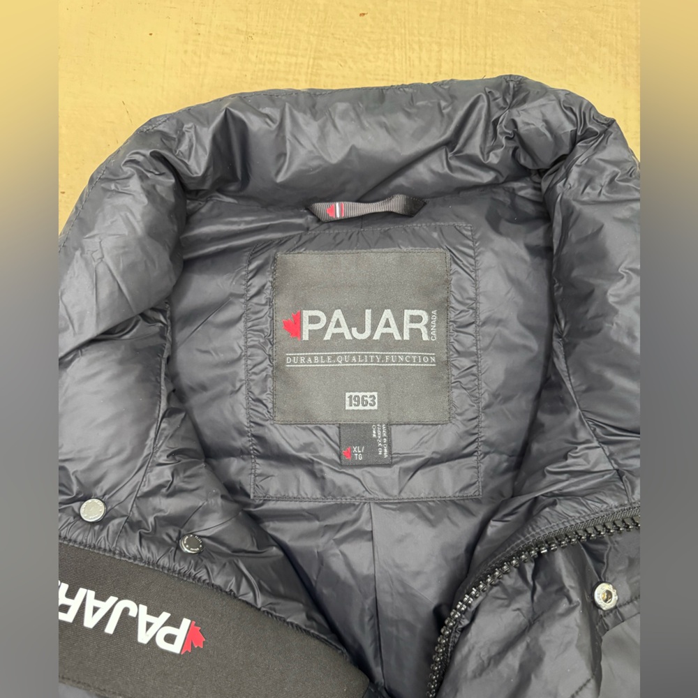 Pajar Men's Puffer Vest - Picture 4 of 11